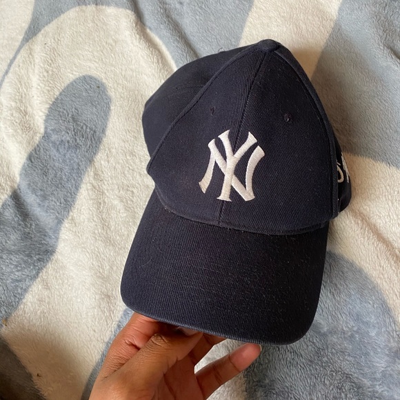 NY baseball cap